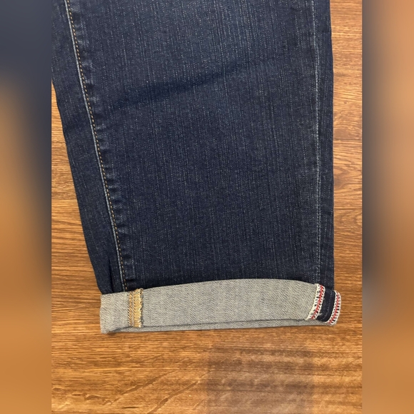 Brand new with tags Torrid 18 short women's jeans - Picture 6 of 13